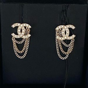 ❤️‍🔥SOLD❤️‍🔥CHANEL 21B CC Logo—Gold,Silver&Crystal Earrings❤️‍🔥
